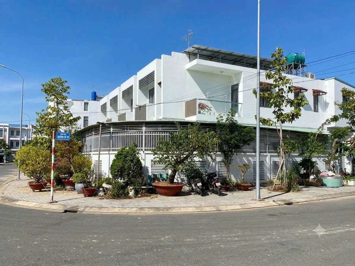 Bán nhà góc 1 trệt 1 lầu 202.6m² Rạch Giá 5.2 tỷ - Ảnh 1