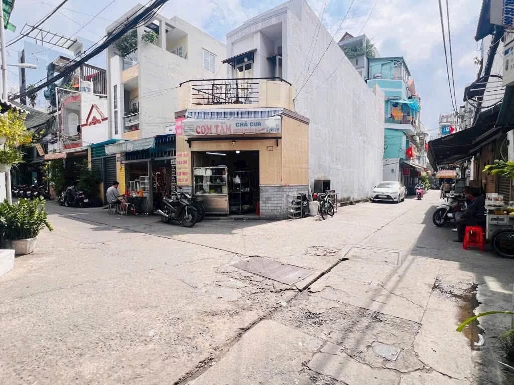 Bán nhà 2 tầng 63m2 Đinh Tiên Hoàng giáp Quận 1 - 11 tỷ - Ảnh 1