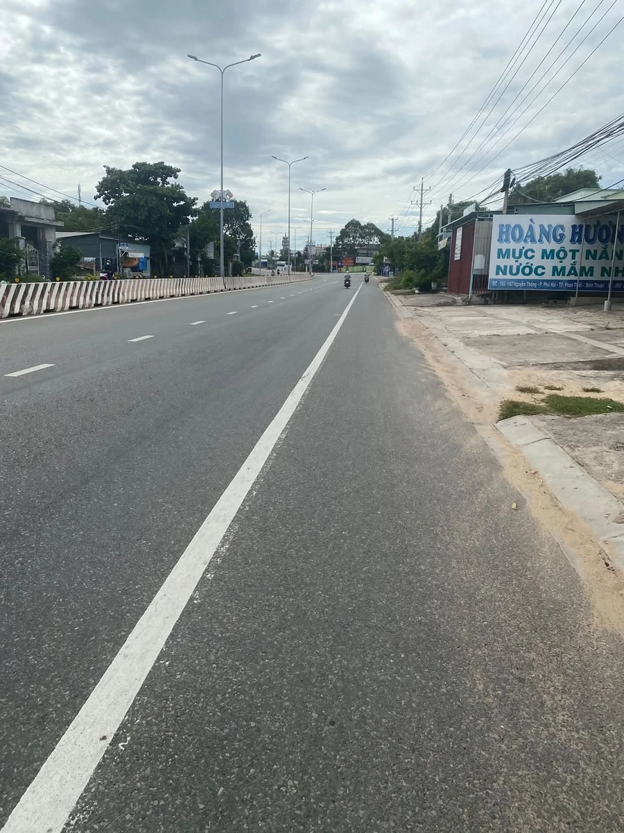 Bán nhà mặt tiền Nguyễn Thông 600m, gần biển 11 tỷ - Ảnh 1