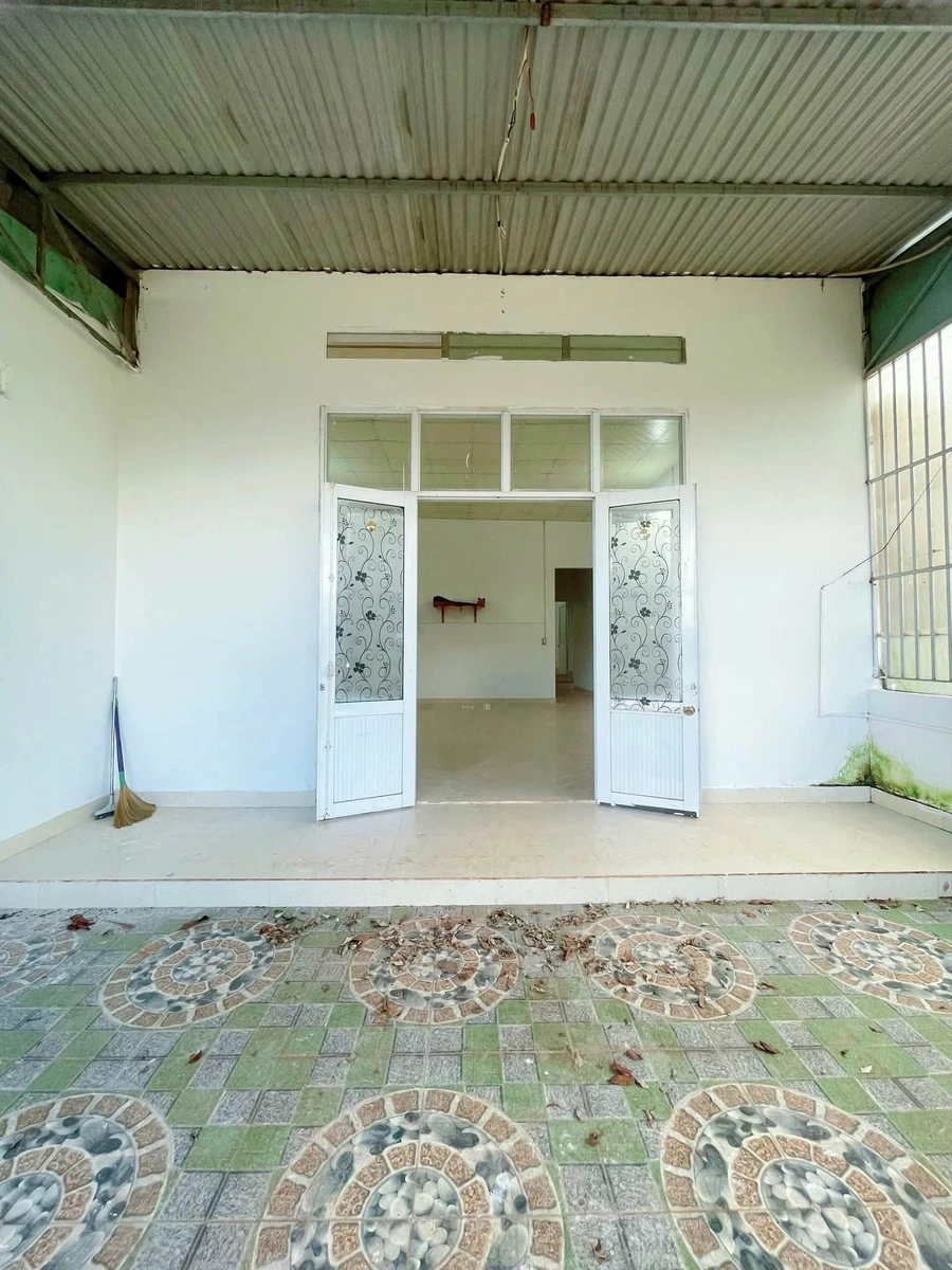 Bán nhà 2 PN 150m² gần chợ Âu Cơ, Bình Tân 990 triệu - Ảnh thu nhỏ 2