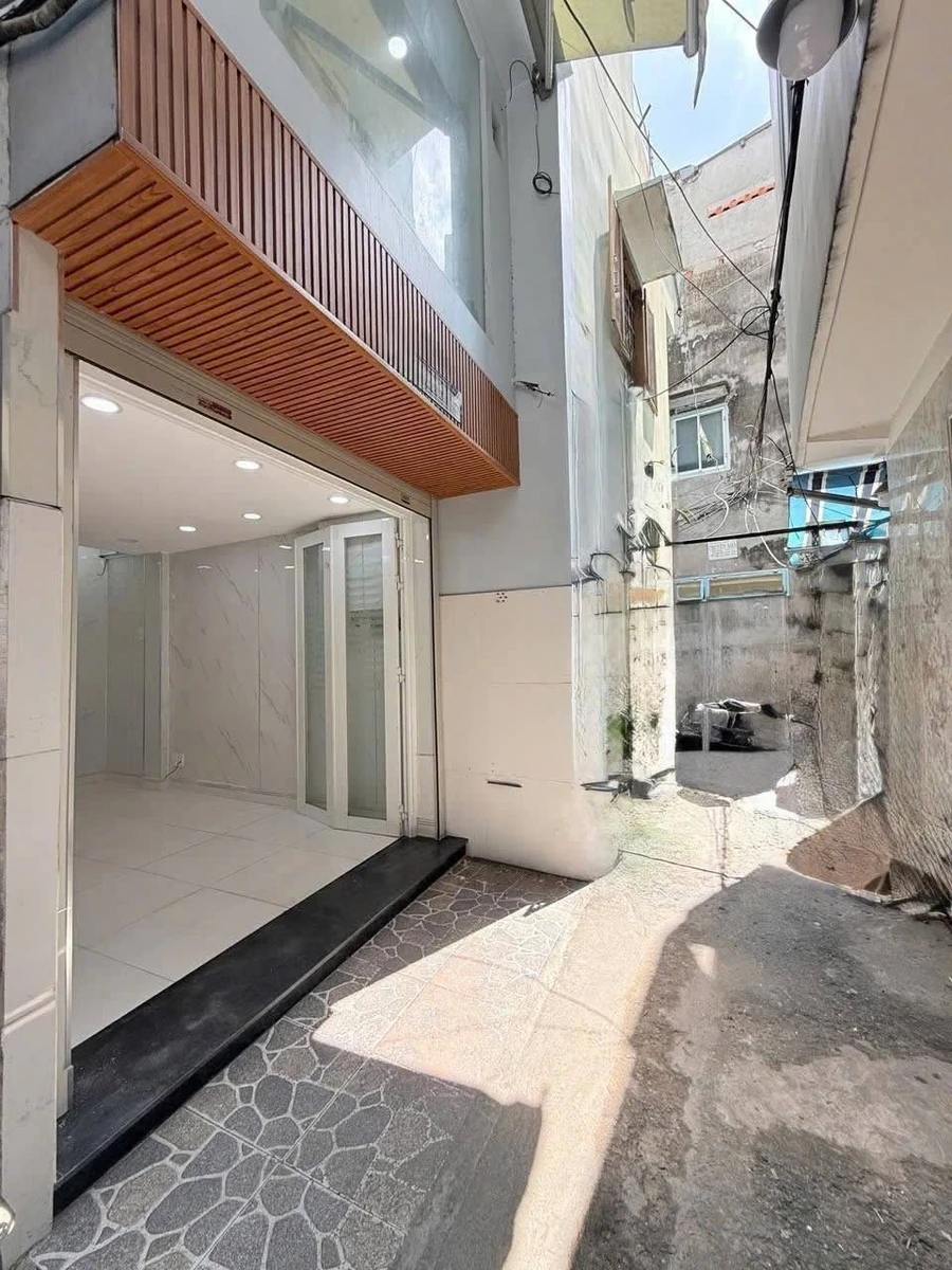 Bán nhà phố 4PN 4WC, 16m² gần chợ Bà Chiểu, Bình Thạnh, 3.6 tỷ - Ảnh thu nhỏ 4
