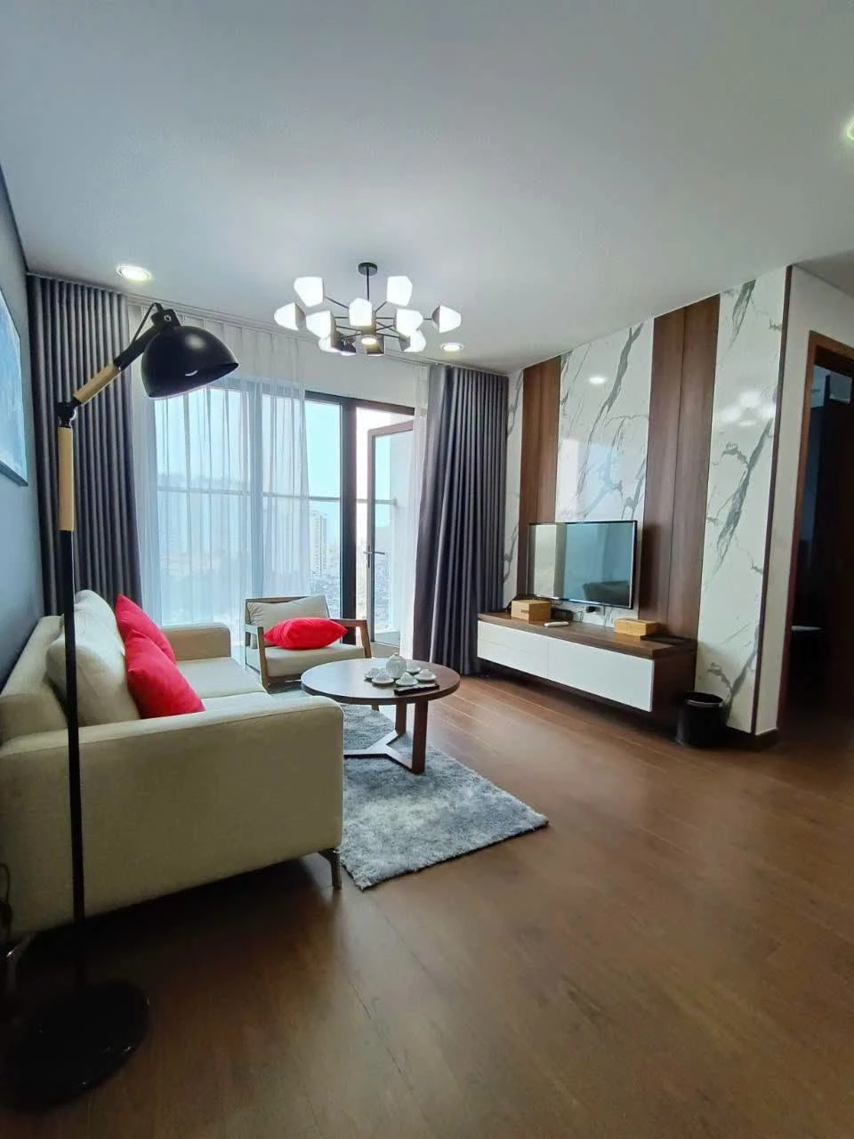 Bán căn hộ 2PN Ramada 75m2, giá 2 tỷ - Ảnh 1
