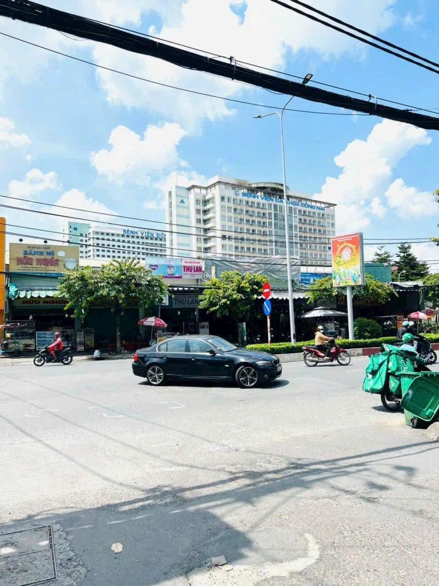 Bán nhà 1 trệt 1 lầu kèm phòng trọ 350m2 Biên Hòa 10.5 tỷ - Ảnh thu nhỏ 2