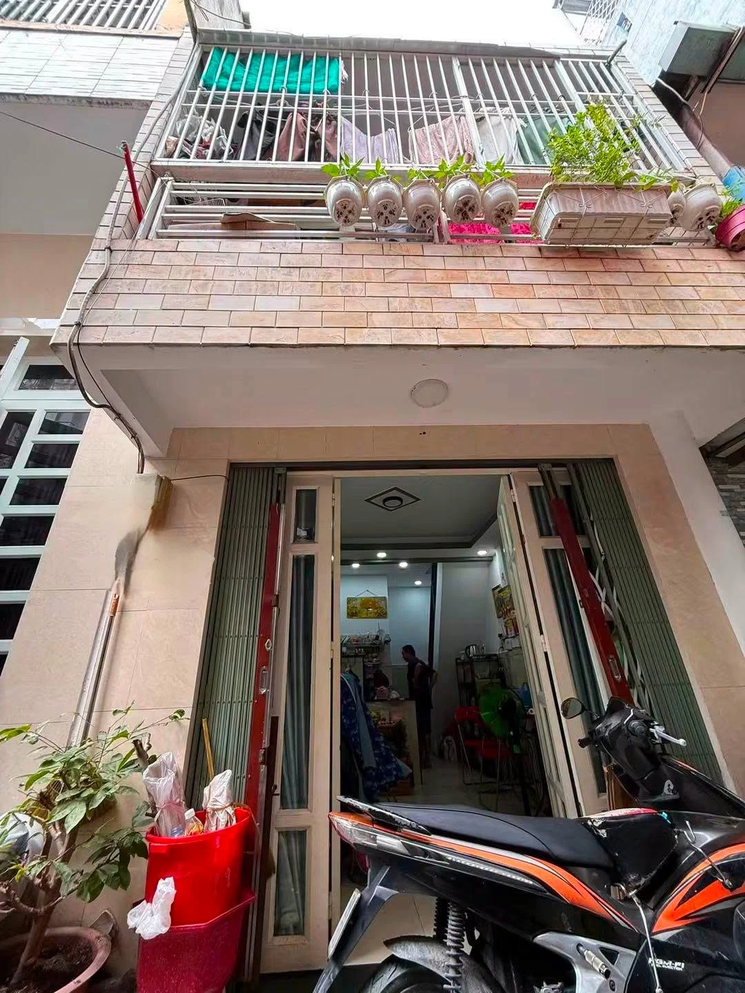 Bán nhà mặt tiền đường số 3, Bình Hưng Hòa A, Bình Tân, 2 tầng 2PN, giá 2,46 tỷ - Ảnh 1