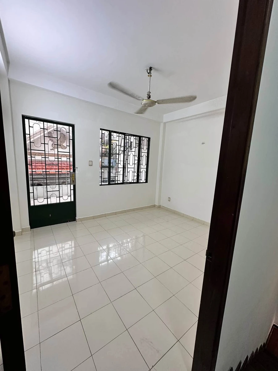 Cho thuê nhà HXH Điện Biên Phủ Q3, 4x10m, 4PN 3WC - Ảnh thu nhỏ 5