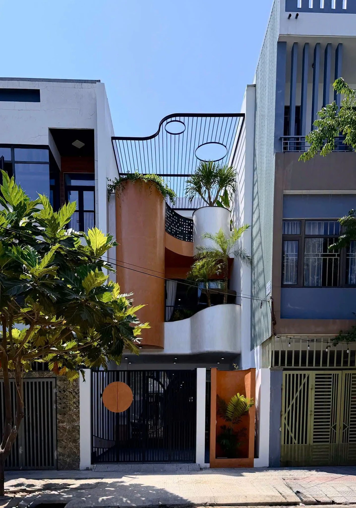Bán nhà 3 tầng mới 100m² Hòa Xuân Đà Nẵng giá 8 tỷ - Ảnh 1