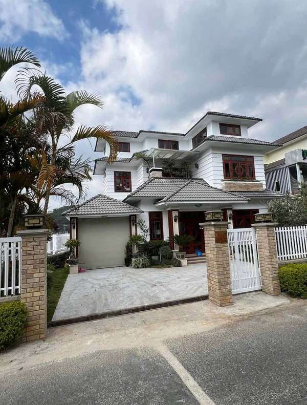 Bán biệt thự 287m² 6PN view đẹp trung tâm Đà Lạt