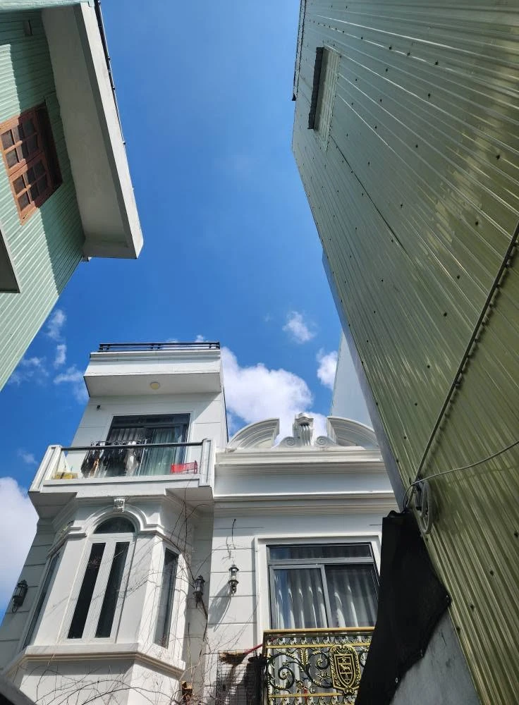 Bán nhà 3 tầng Phan Bội Châu Quy Nhơn, 2 căn kề 47-50m² - Ảnh 1