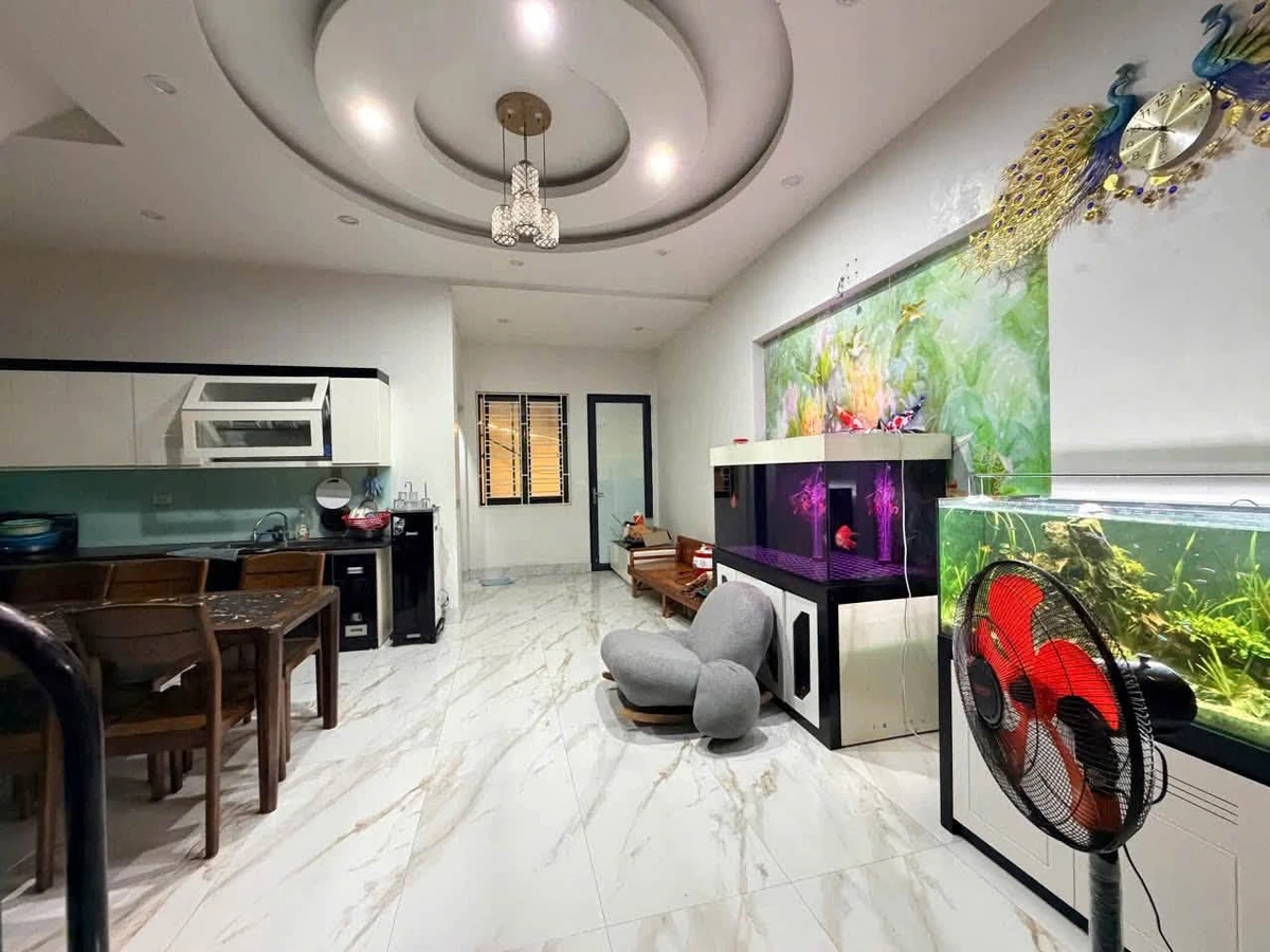 Bán nhà 4 tầng 88m² sân cổng riêng ngõ 30 Trần Nguyên Hãn, gần Bệnh viện Tiệp, giá 3,3 tỷ - Ảnh thu nhỏ 3