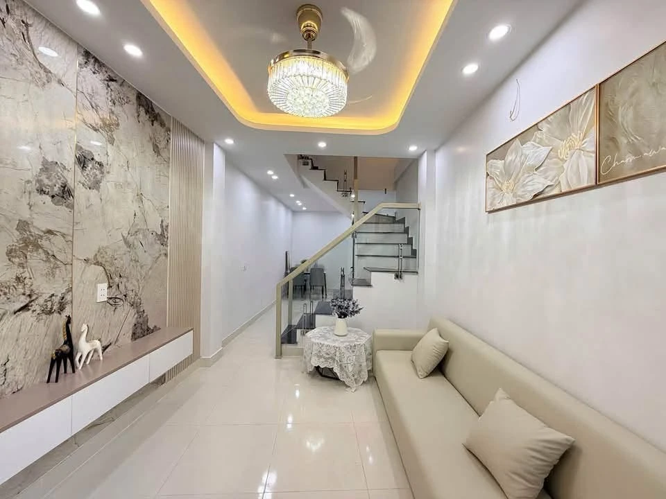 Bán nhà 3 tầng 30m2 ngõ 152 Hồ Sen, Hải Phòng, giá 2.58 tỷ - Ảnh 1