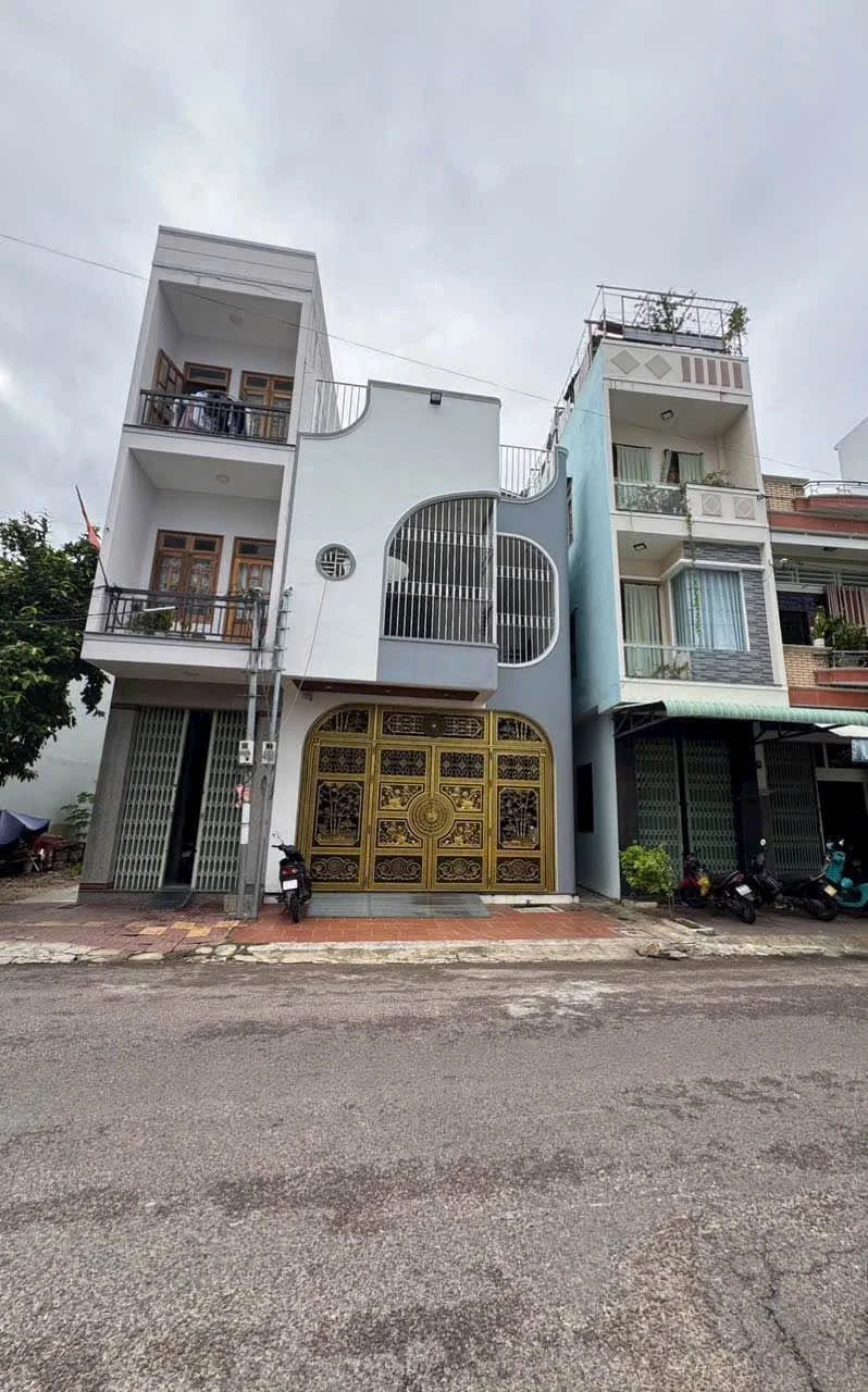 Bán nhà 2 tầng 3PN mặt tiền Minh Khai 116m2, Quy Nhơn - Ảnh 1