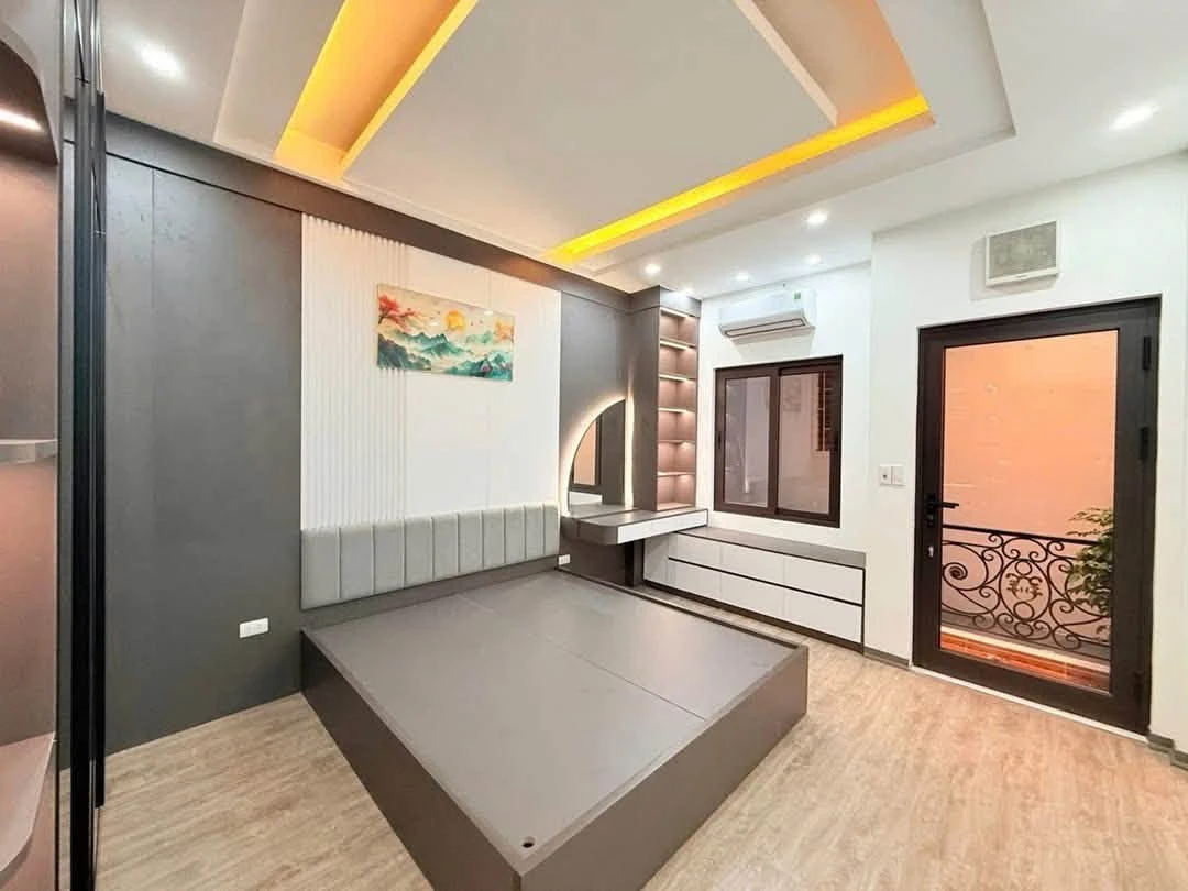Nhà 5 tầng 1 tum 35m² giá 7,9 tỷ ngõ thông Hoàng Mai - Ảnh thu nhỏ 2