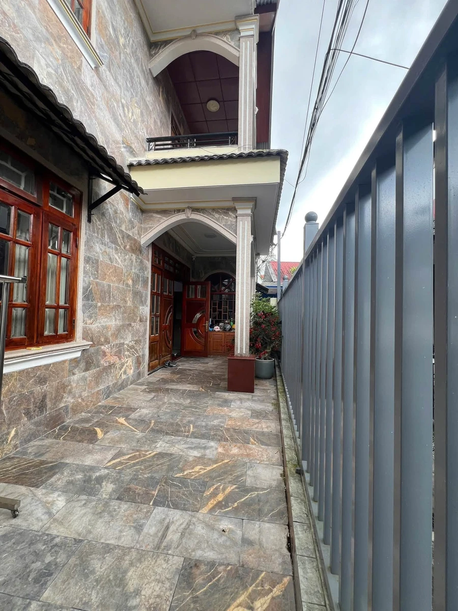 Bán nhà 1 trệt 1 lầu 130m2, 3PN, hẻm đường Lê Hồng Phong, Đà Lạt giá 5,5 tỷ - Ảnh thu nhỏ 2