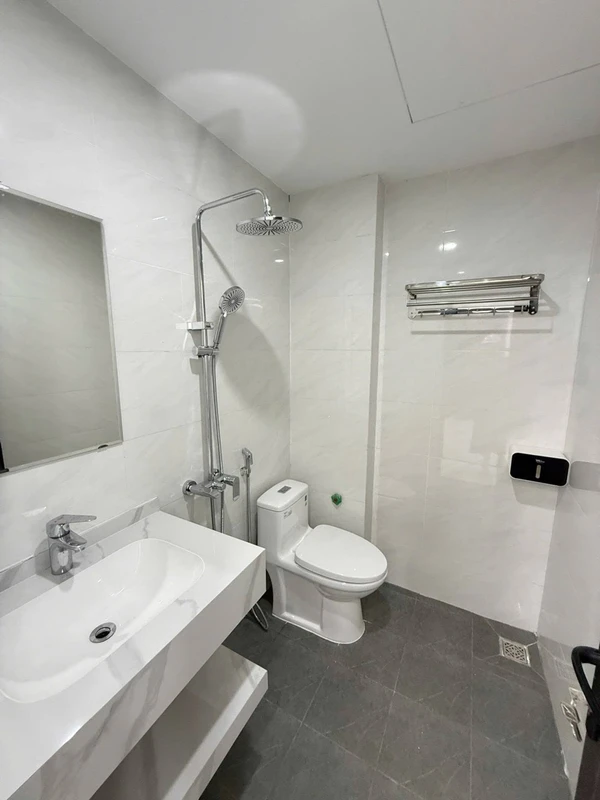 Bán nhà 5 tầng 35m² mặt tiền 4m Cầu Diễn hơn 8 tỷ