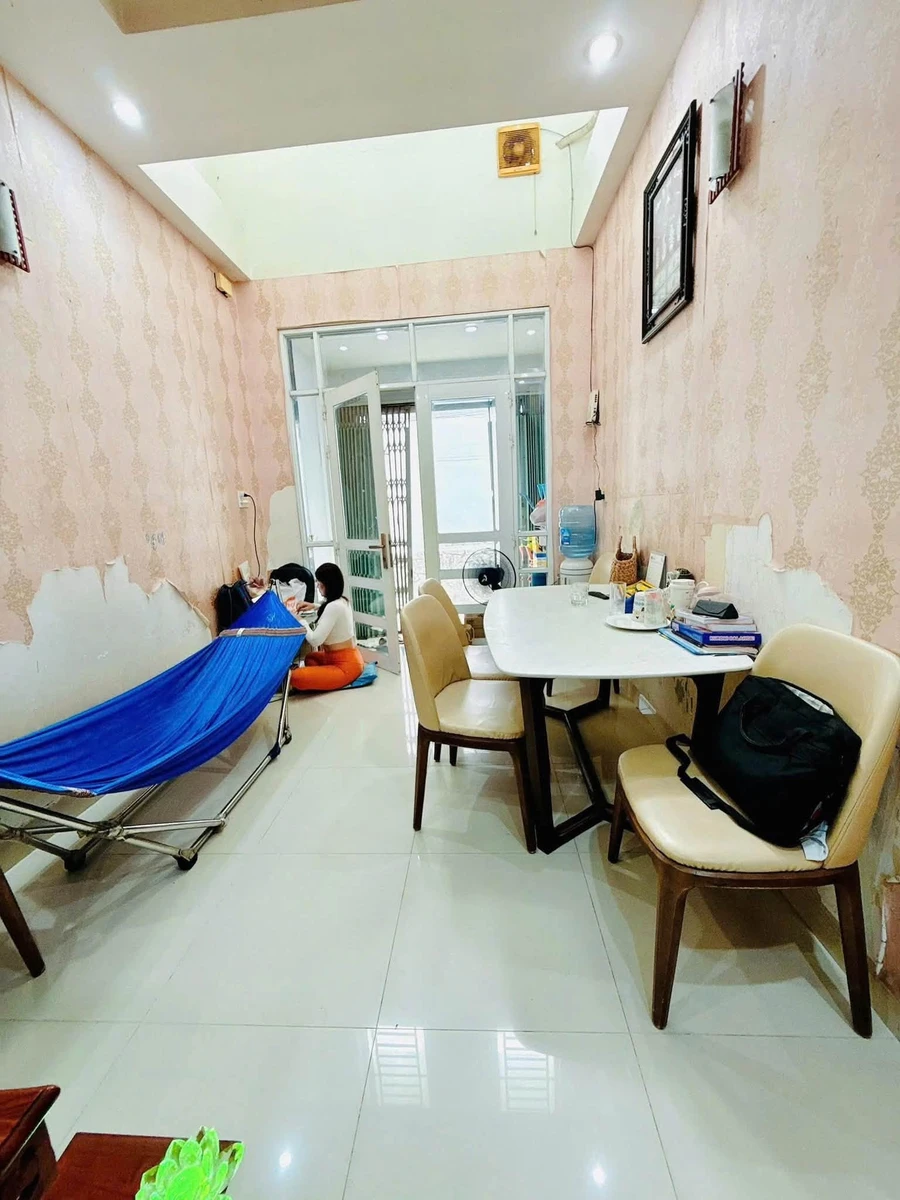 Bán nhà mới 2 tầng 29,3m² hẻm sát mặt tiền Hưng Phú, Quận 8 giá 4,85 tỷ - Ảnh thu nhỏ 2