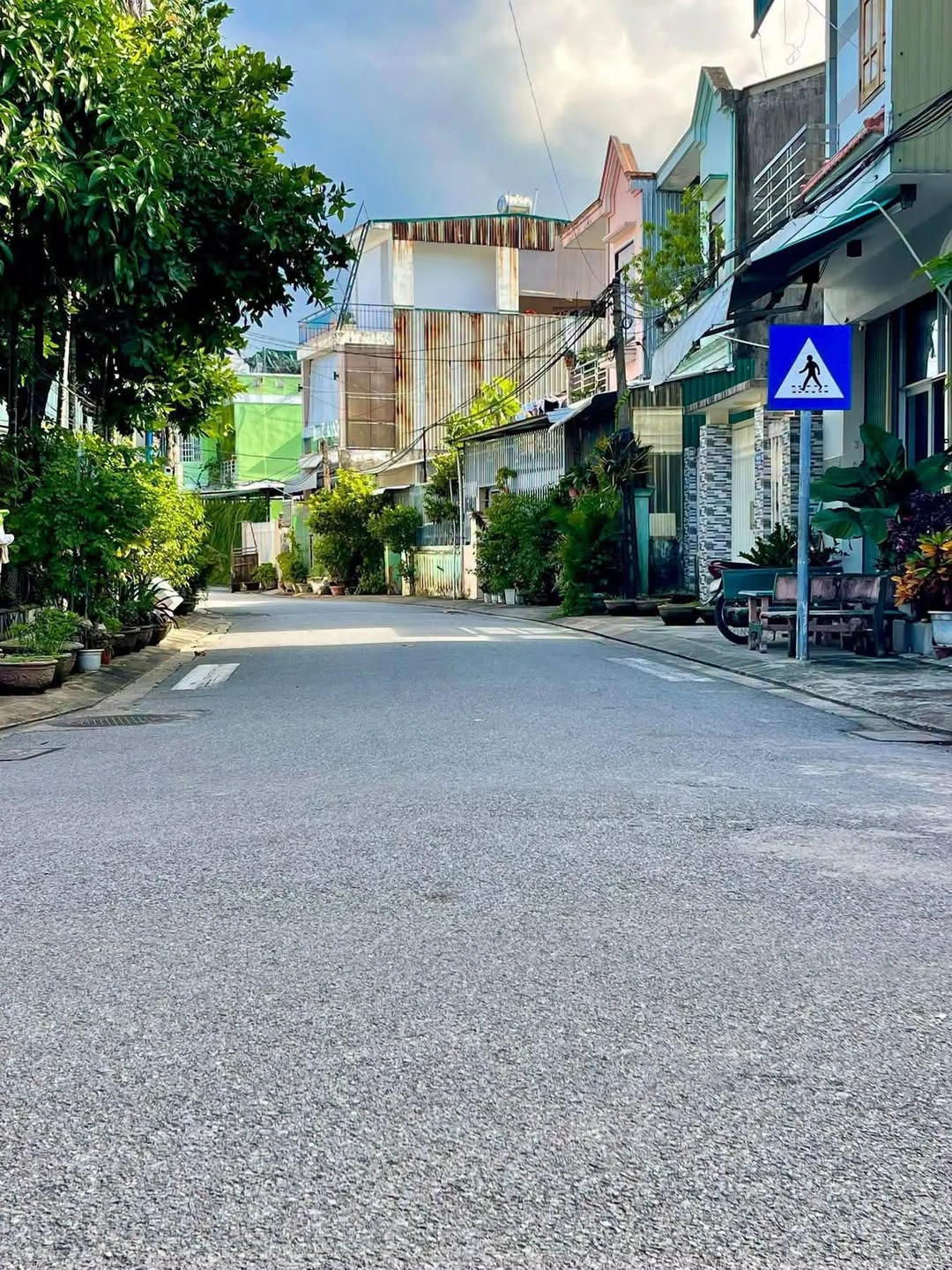 Nhà mặt hẻm 105m2 Bùi Thị Xuân, Quảng Ngãi 2 tỷ - Ảnh 1