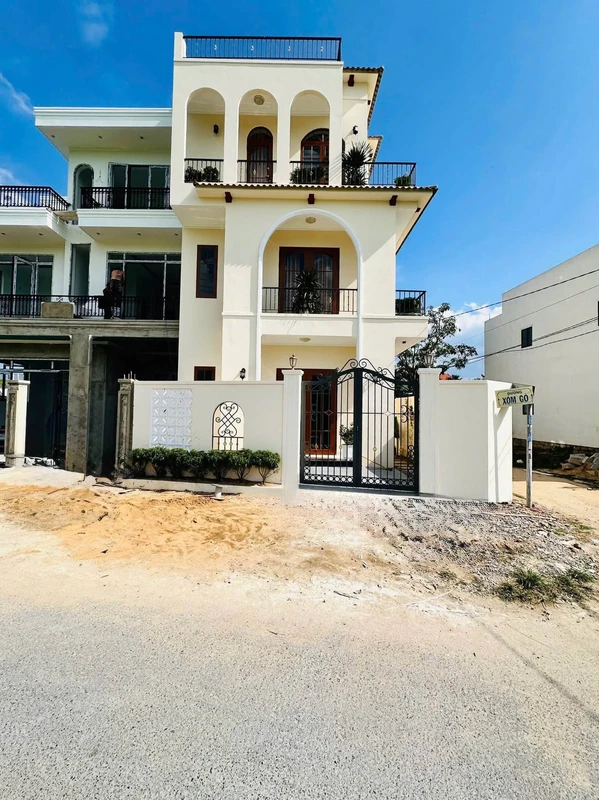 Bán nhà 3 tầng full nội thất 89.2m2 Diên Sơn, Khánh Hòa 3.35 tỷ