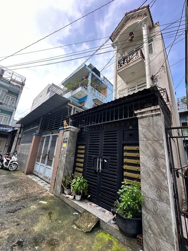 Bán nhà 3 tầng 54m2 hẻm ô tô Tân Thới Hiệp 15, Quận 12, giá 4,15 tỷ