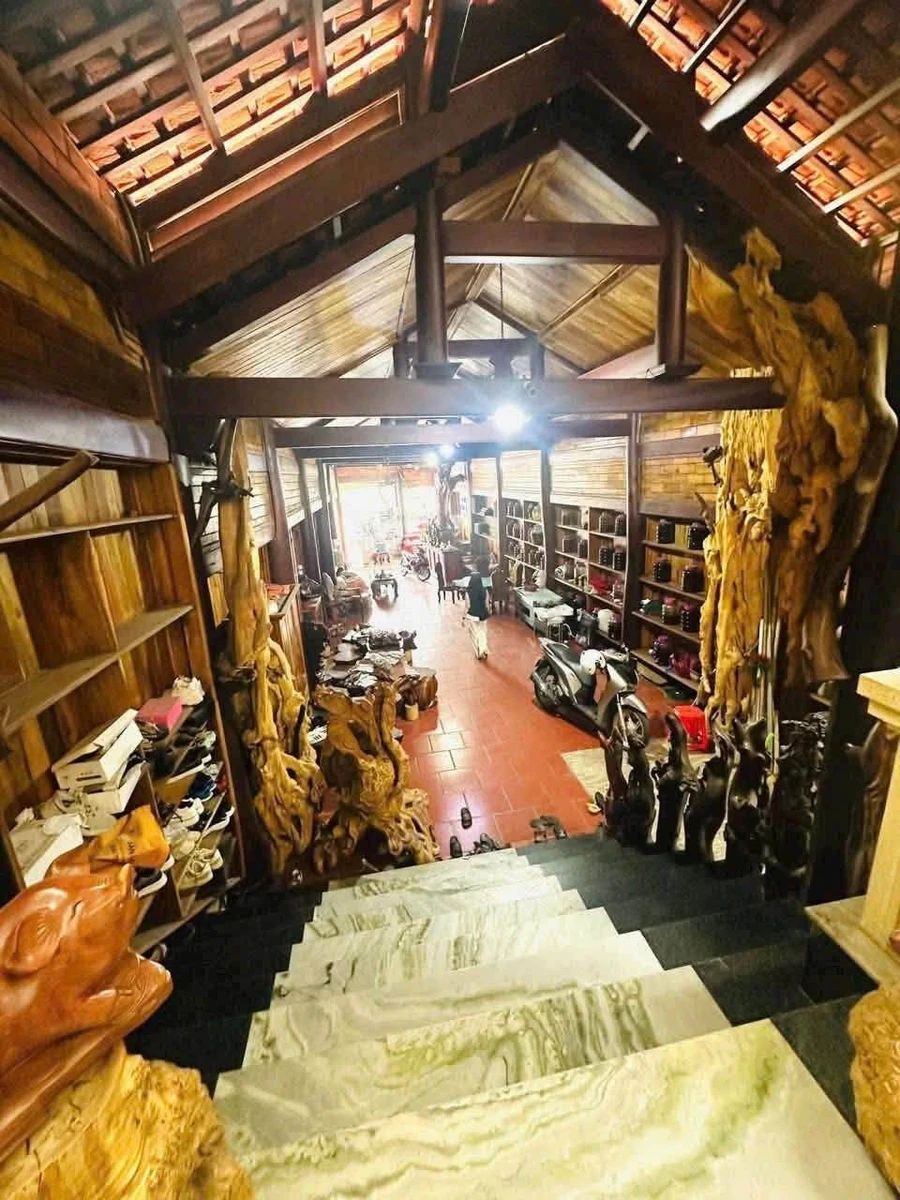 Bán nhà góc 2 mặt tiền ĐT743, 1 hầm 3 lầu, 221m2, giá 12 tỷ, Dĩ An, Bình Dương - Ảnh thu nhỏ 2