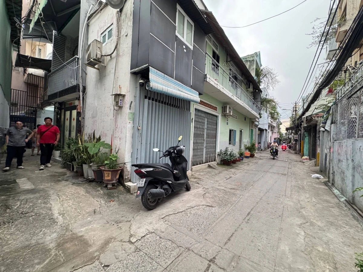 Bán nhà 33m² 4PN Phan Chu Trinh Quận 1 - 4,5 tỷ - Ảnh 1