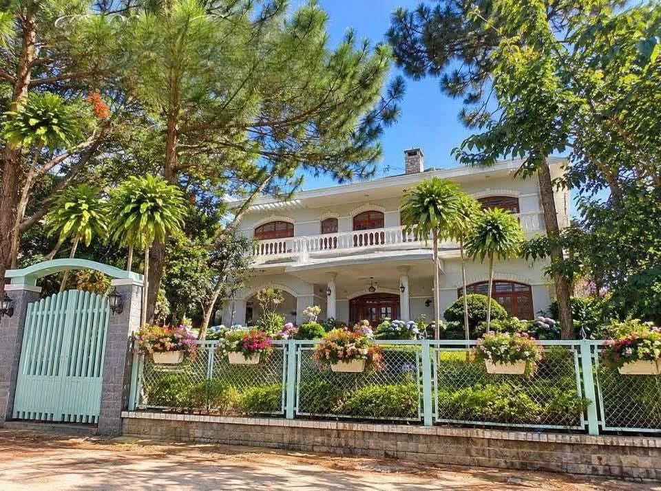 Bán villa 3 mặt tiền 525m² full thổ cư Hùng Vương, Đà Lạt - Ảnh 1