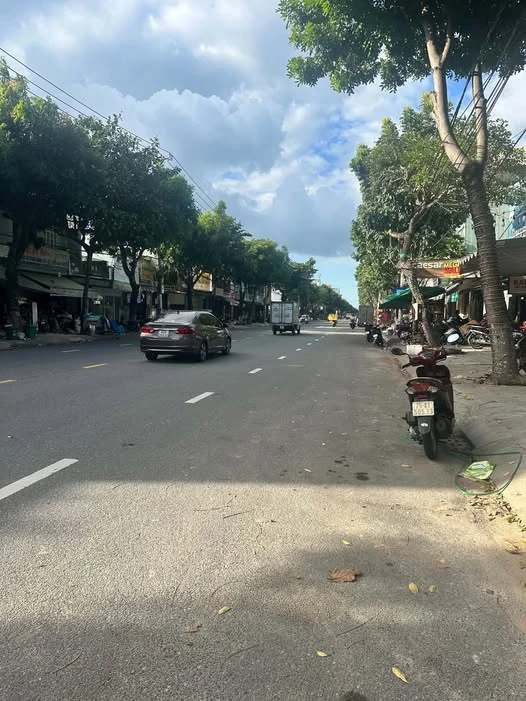 Bán nhà 2 tầng Phạm Hùng, Hòa Xuân, 117m², mặt tiền 5,5m - Ảnh 1