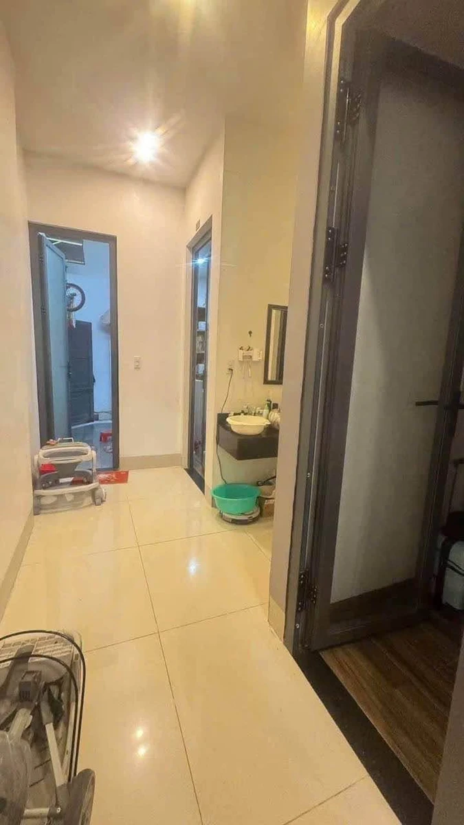 Bán nhà kiệt Lê Trọng Tấn 100m2, 2 PN, 2.7 tỷ - Ảnh thu nhỏ 3