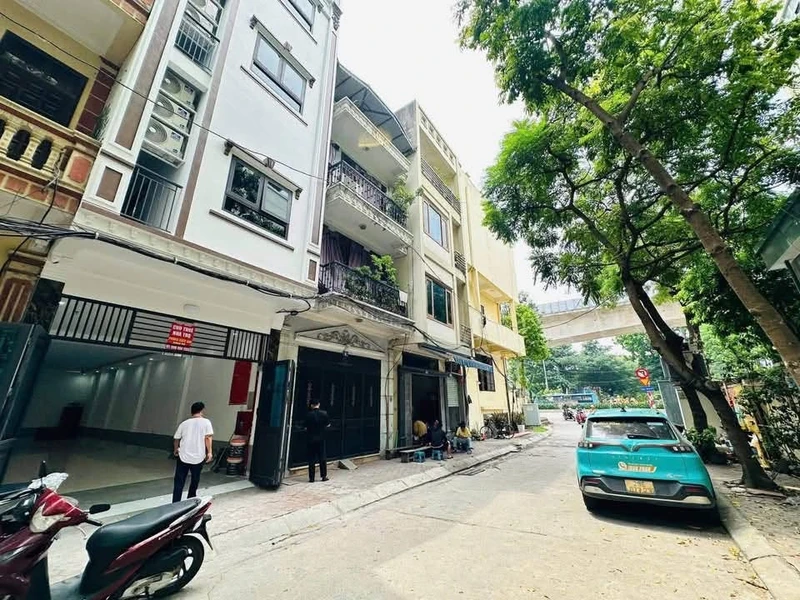 Bán nhà phố 70m² 5 tầng tại Nghĩa Đô, Cầu Giấy 22 tỷ
