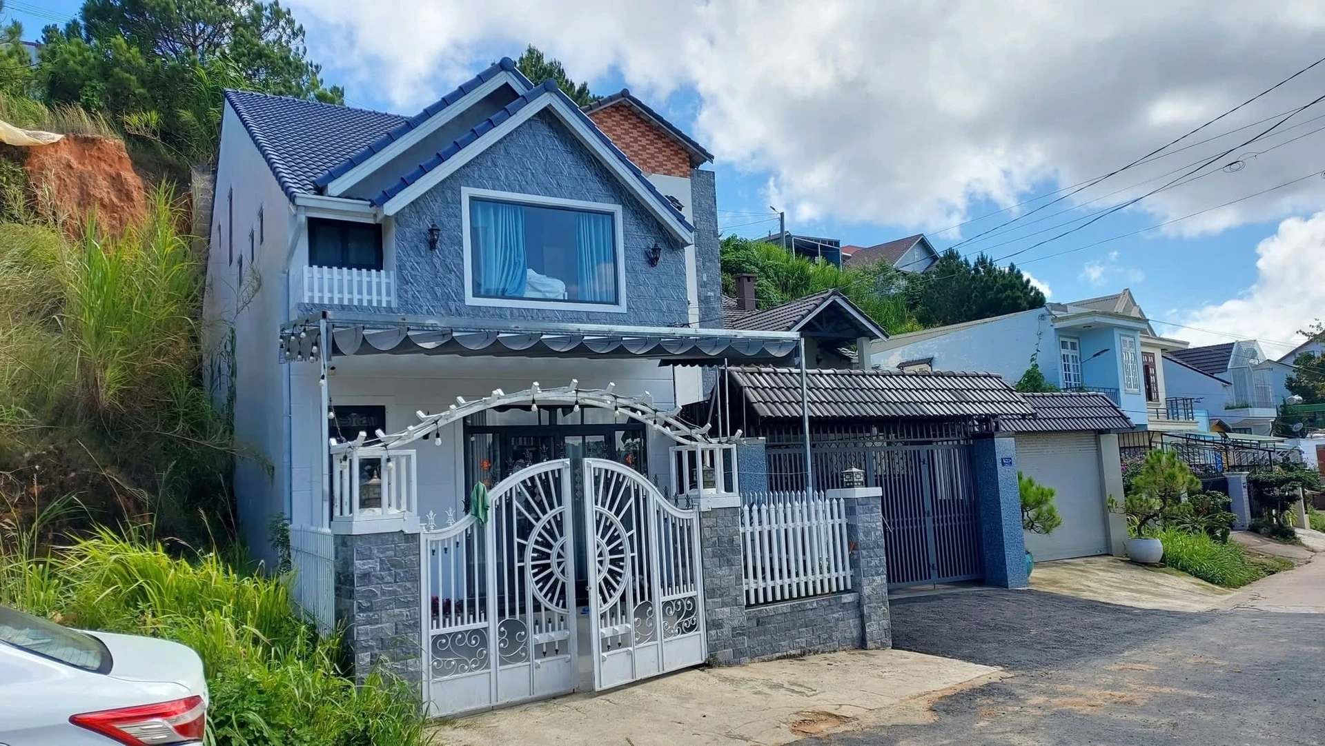 Bán villa 200m² 8 PN 8 WC 8.5 tỷ Đà Lạt - Ảnh 1