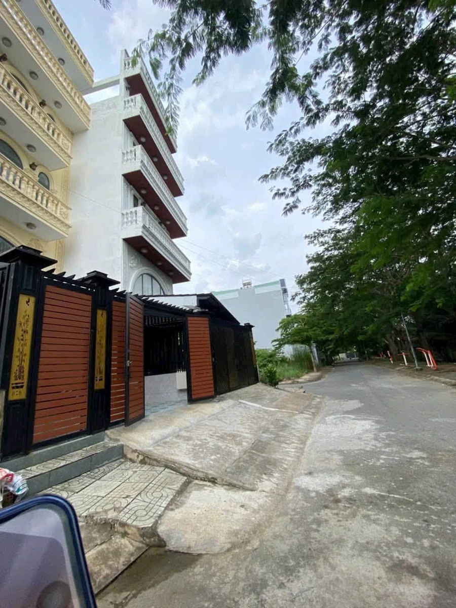Bán nhà 5PN Lê Văn Lương Nhơn Đức 103m2 giá 7.9 tỷ - Ảnh thu nhỏ 2