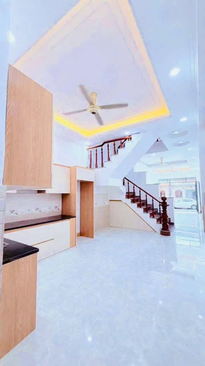 Bán nhà mặt tiền 3 tầng 64m² 4PN đường Phạm Hữu Lầu, trung tâm Dĩ An, Bình Dương - Ảnh thu nhỏ 3