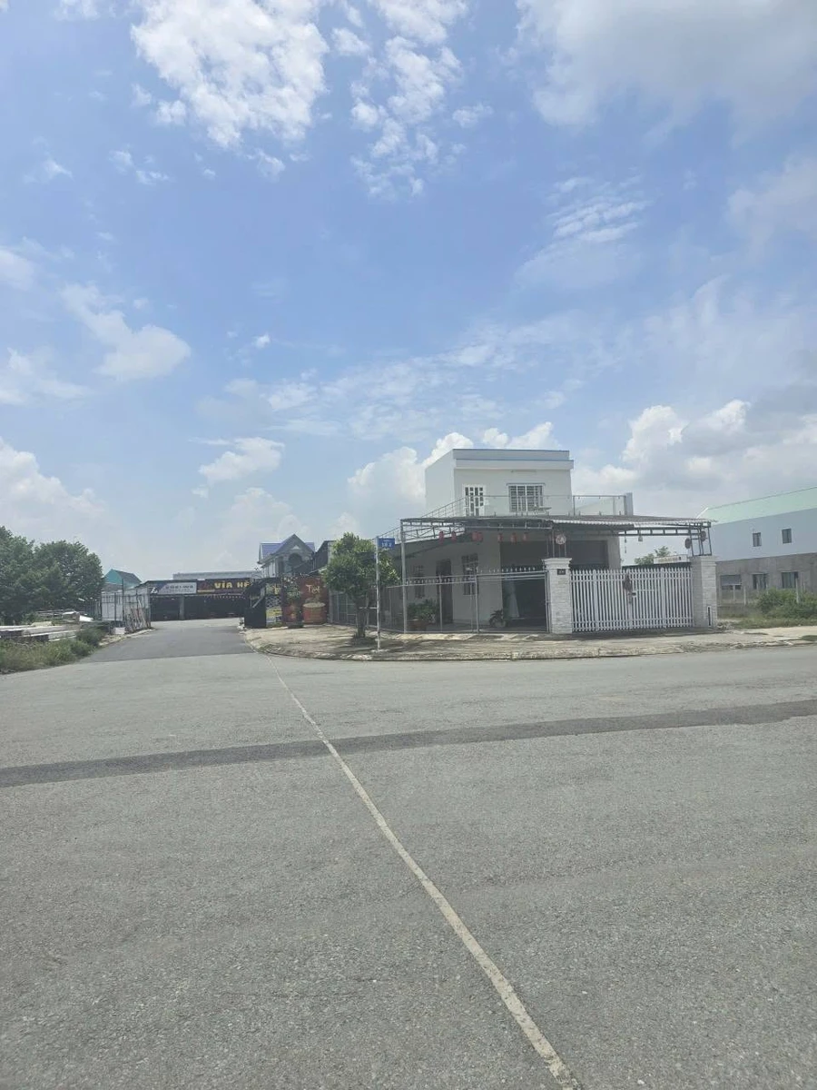 Bán nhà góc 2 mặt tiền 250m² KDC Hưng Gia, giá 9 tỷ 600 - Ảnh thu nhỏ 5