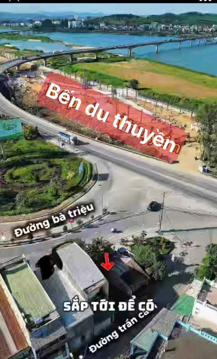 Bán lô đất 60m2 mặt tiền Bà Triệu - Trần Cẩm, Quận 1 - Ảnh 1