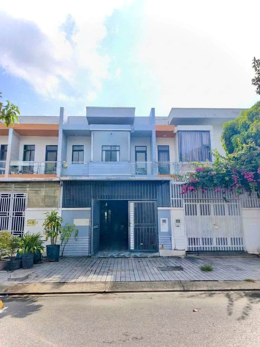 Bán nhà phố 110m² mặt tiền đường Nguyễn Hiền Điều, Nam An Hoà - Ảnh 1