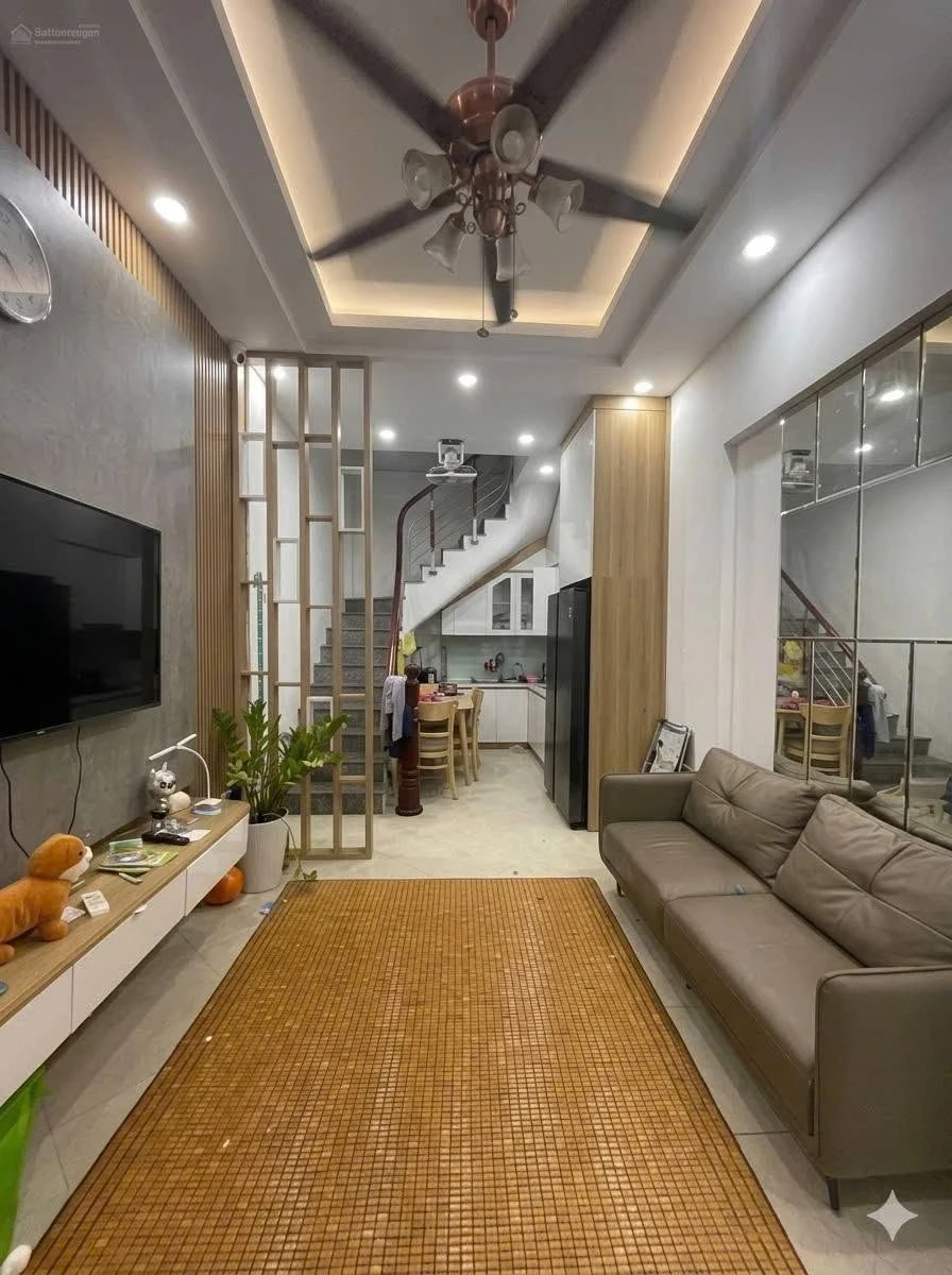 Cho thuê nhà nguyên căn 30m2, 3 phòng ngủ, Cầu Giấy, Hà Nội - Ảnh 1