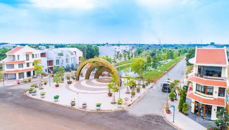 Ngộp bank bán gấp đất có sổ đỏ tại Làng Sen Việt Nam giá chỉ 880 triệu / 86m2