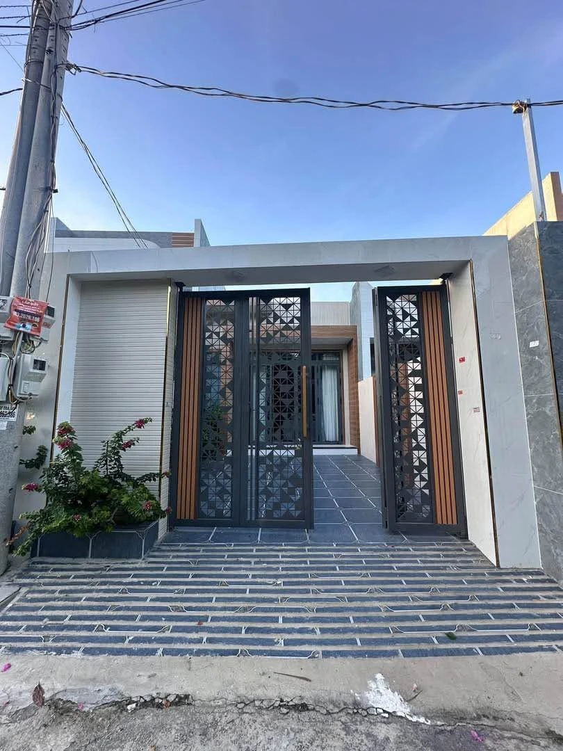 Bán nhà mặt tiền Long Mỹ, 80m², 2 PN, 1 tỷ 600 triệu - Ảnh 1
