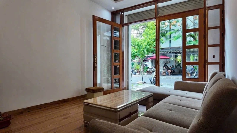Bán nhà 4 tầng 60m2 mặt tiền Cao Xuân Dục, Đà Nẵng 7.9 tỷ