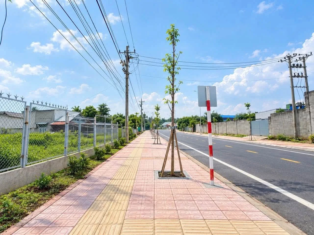 Bán đất mặt tiền Suối Rết 900m² kinh doanh Long Khánh - Ảnh 1