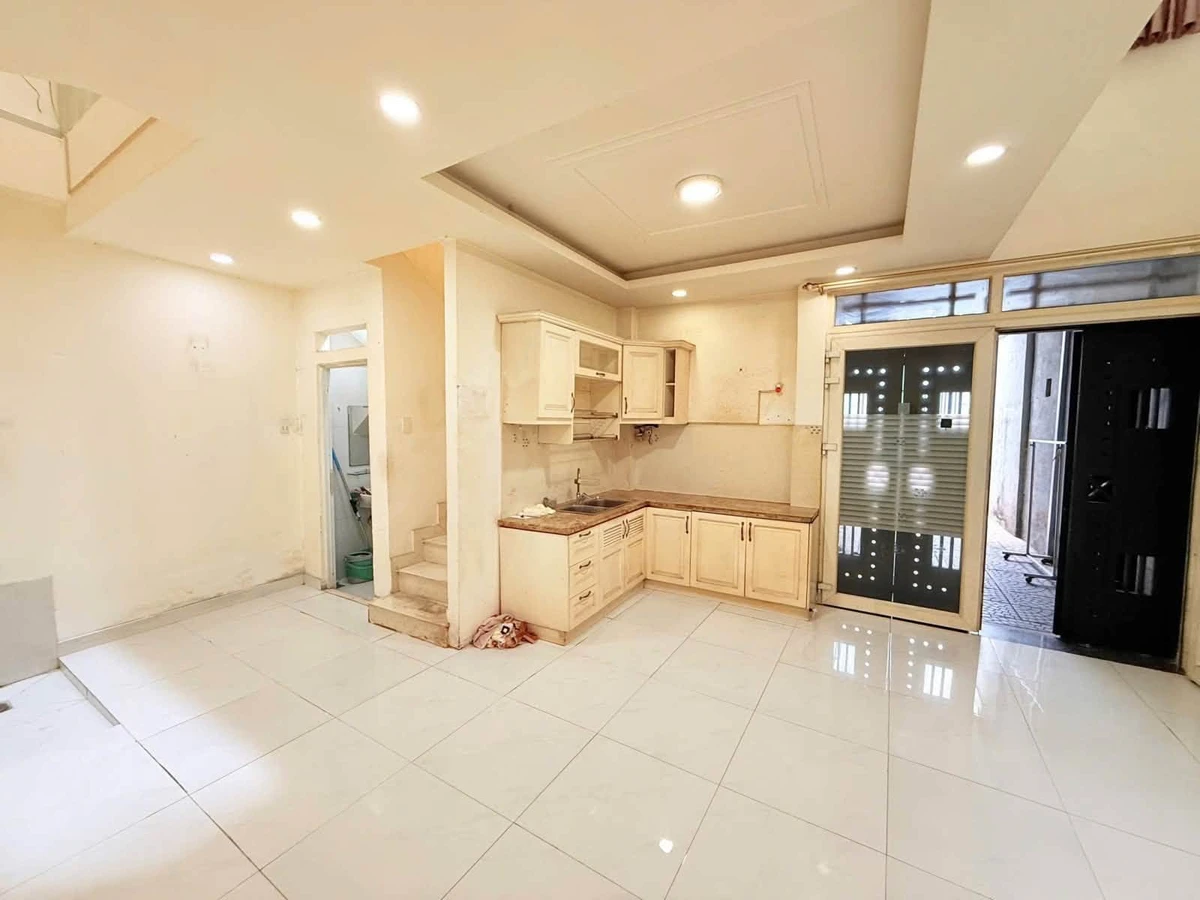 Bán nhà 5 tầng 30m2 3PN 4WC hẻm rộng 3m đường Thích Quảng Đức, Phú Nhuận giá 5,75 tỷ - Ảnh thu nhỏ 2