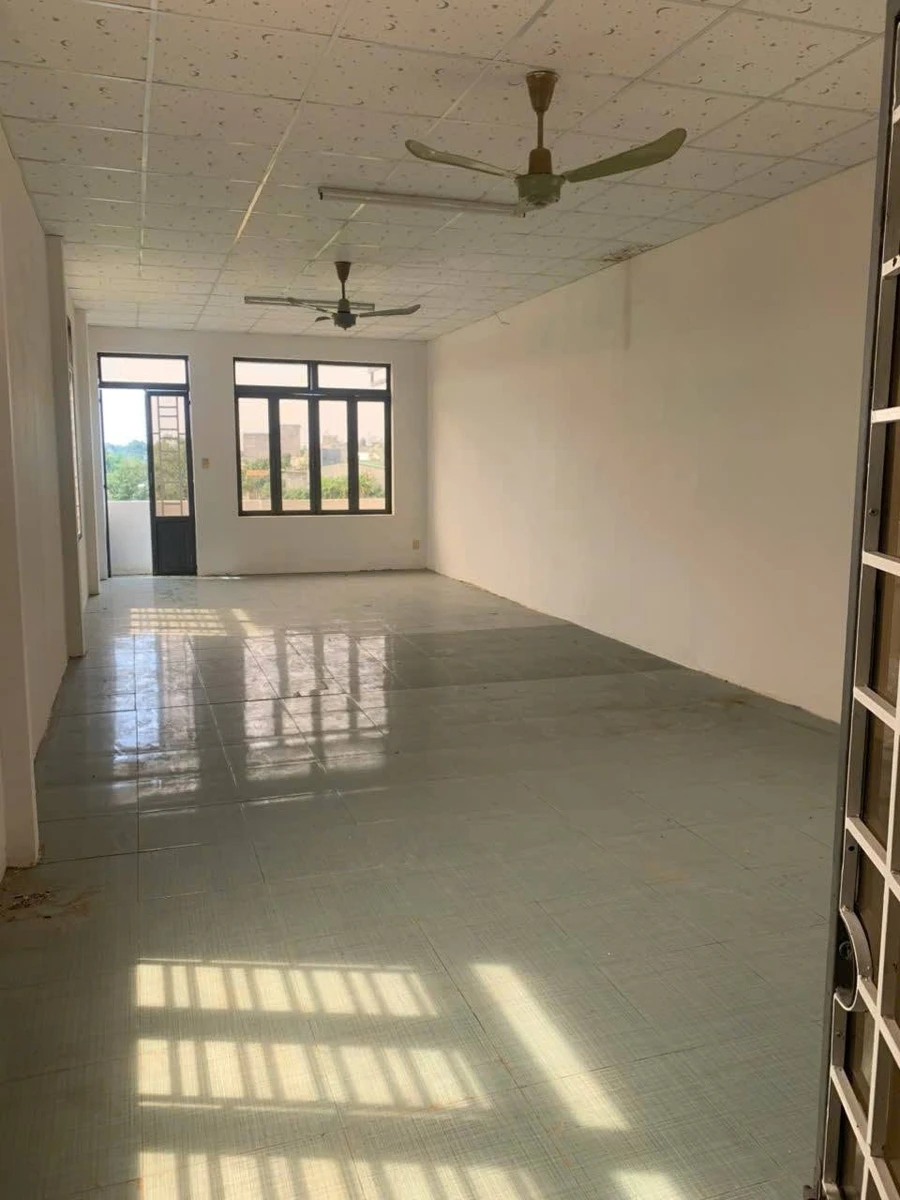 Bán nhà 3 tầng mặt tiền Nguyễn Văn Cừ, Phường Tân Lập, Buôn Ma Thuột giá 6,5 tỷ - Ảnh thu nhỏ 4