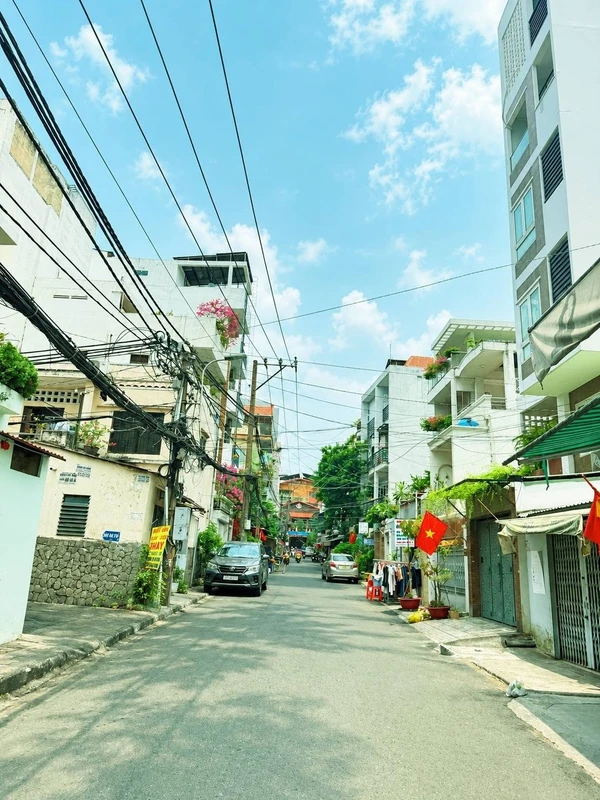 Bán nhà hẻm ô tô 5,3x10m 1 trệt 1 lầu, 2PN 2WC gần Nơ Trang Long, Bình Thạnh
