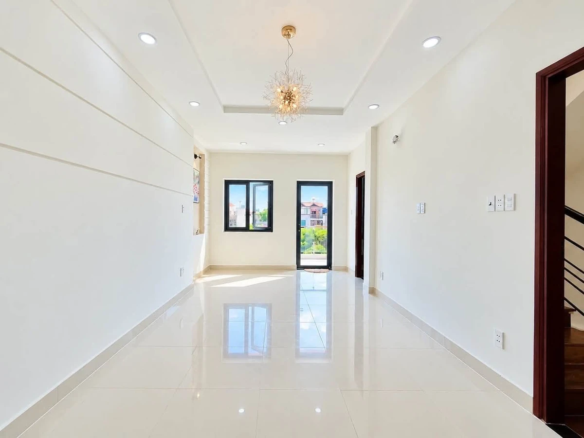 Bán mặt tiền Phạm Văn Đồng 5.8m ngang 226m² 6 tầng 10.85 tỷ - Ảnh thu nhỏ 3