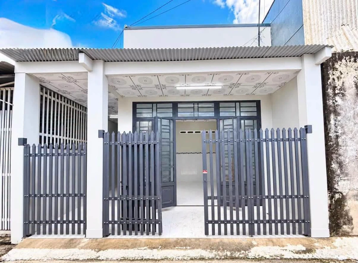 Bán nhà 2 phòng ngủ 90m² Long Hoa, Tây Ninh - Ảnh 1